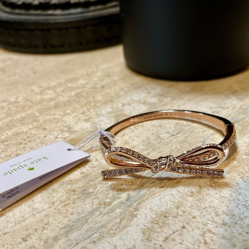 Kate Spade Skinny Mini Bow Bracelet NWT - Picture 2 of 2
